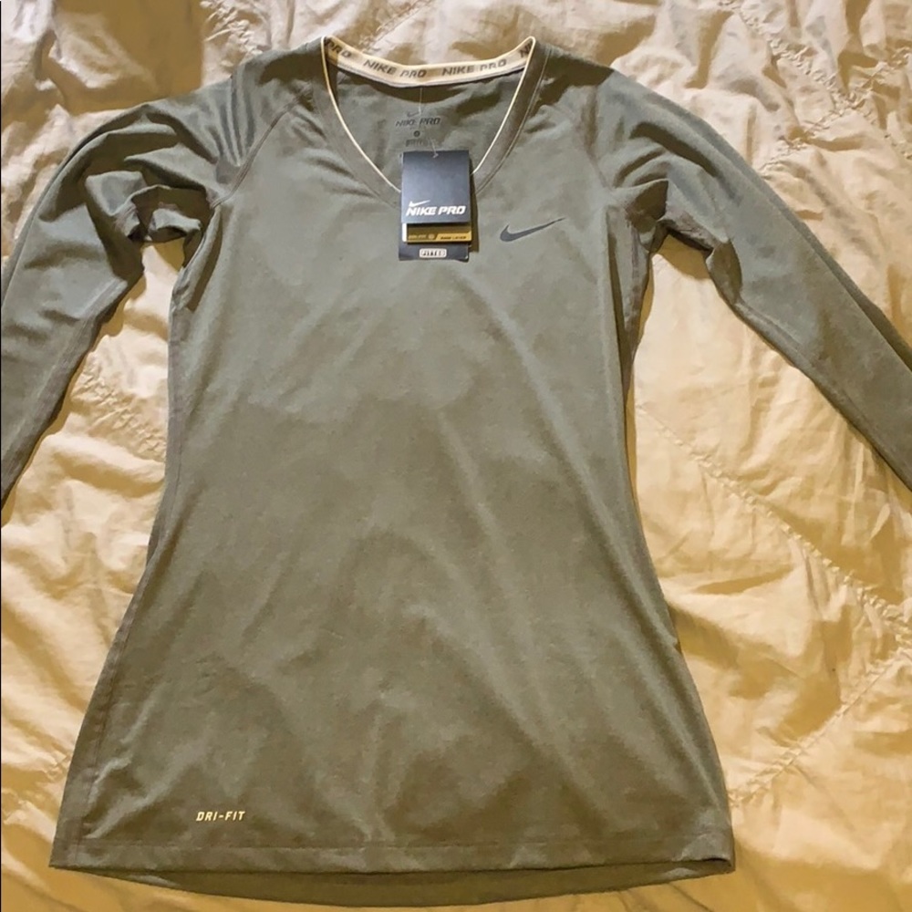 Grey long sleeve fitted Nike long sleeve